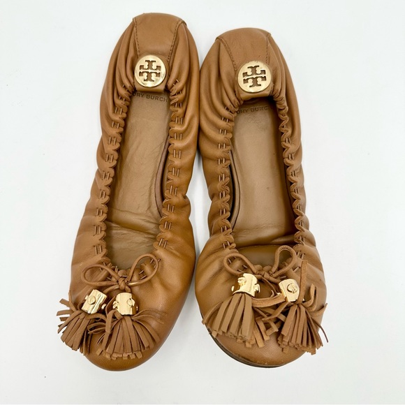 Tory Burch Reese Mestico Royal Tan Leather Ballet Flats Gold Accents Tassels - Picture 2 of 10